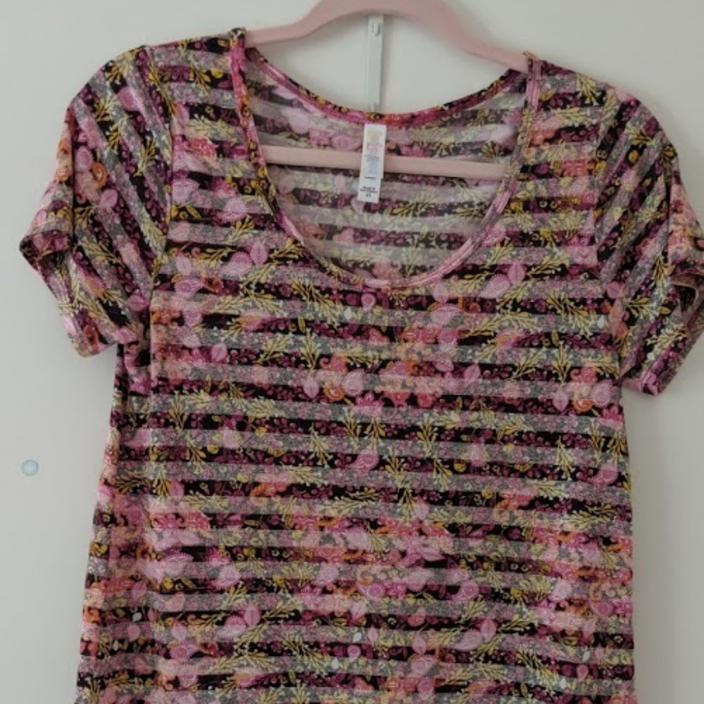 Short sleeve Lularoe classic T-shirt